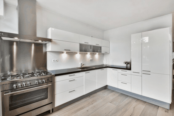 The Process of Creating a Custom Kitchen Design with a Professional